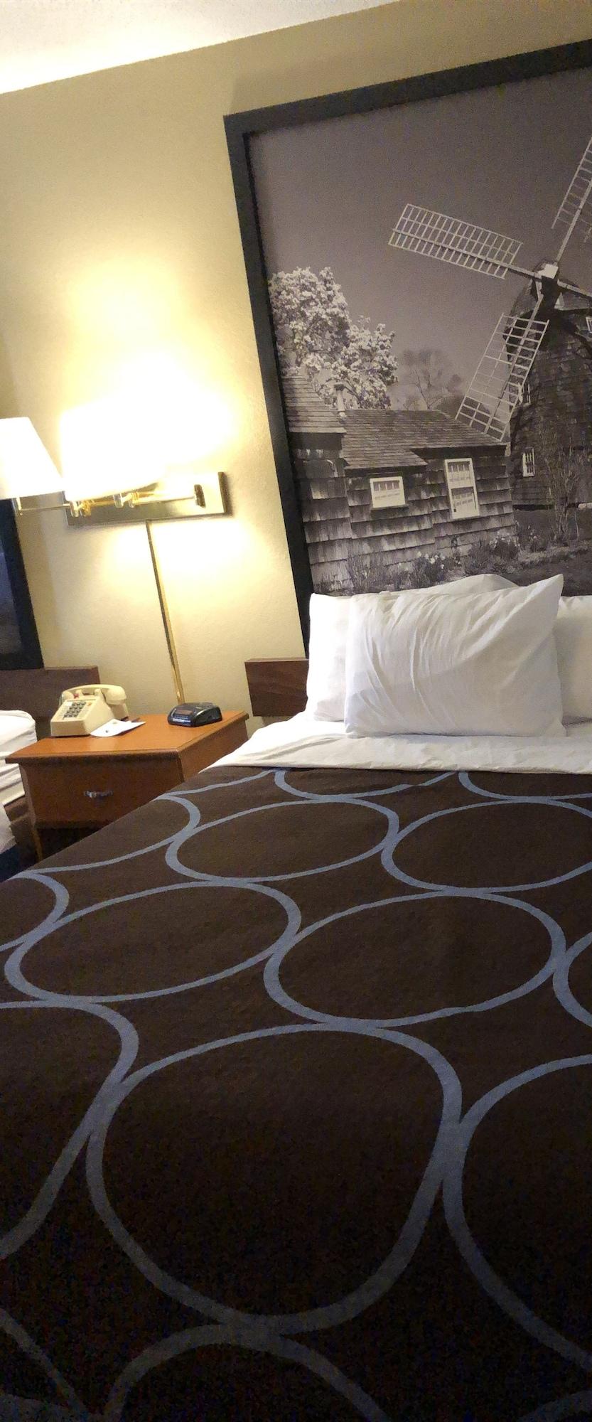 Super 8 By Wyndham Montgomery Maybrook Luaran gambar
