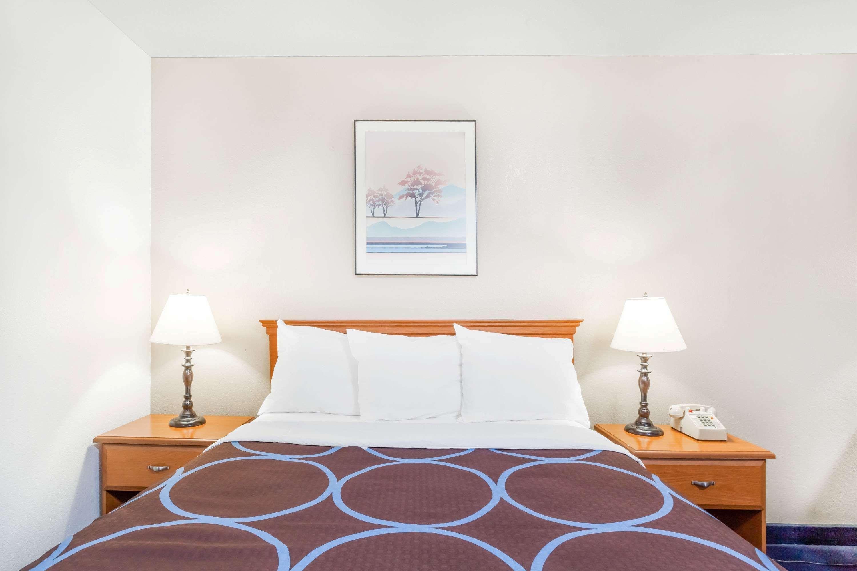 Super 8 By Wyndham Montgomery Maybrook Luaran gambar