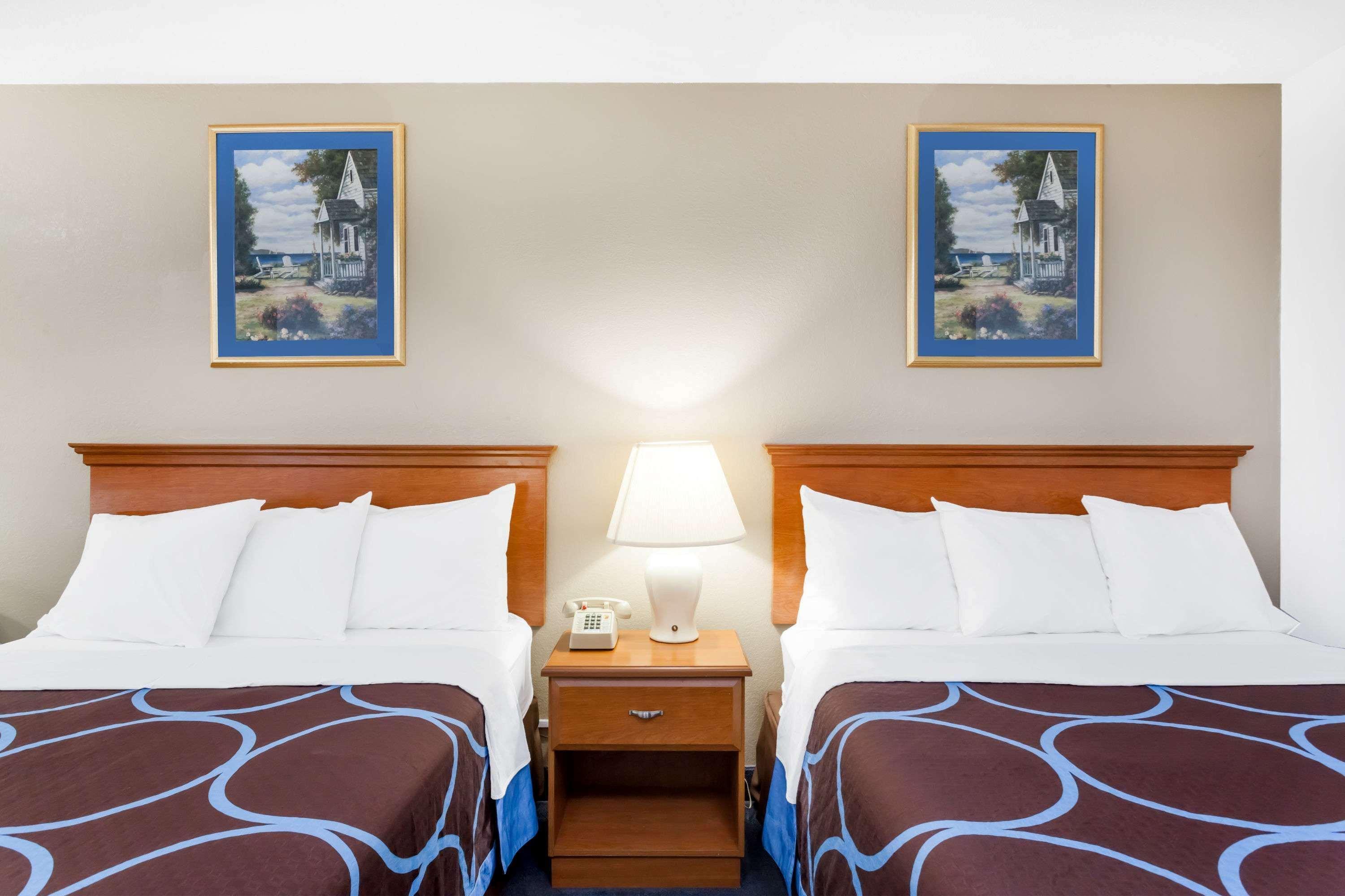 Super 8 By Wyndham Montgomery Maybrook Luaran gambar