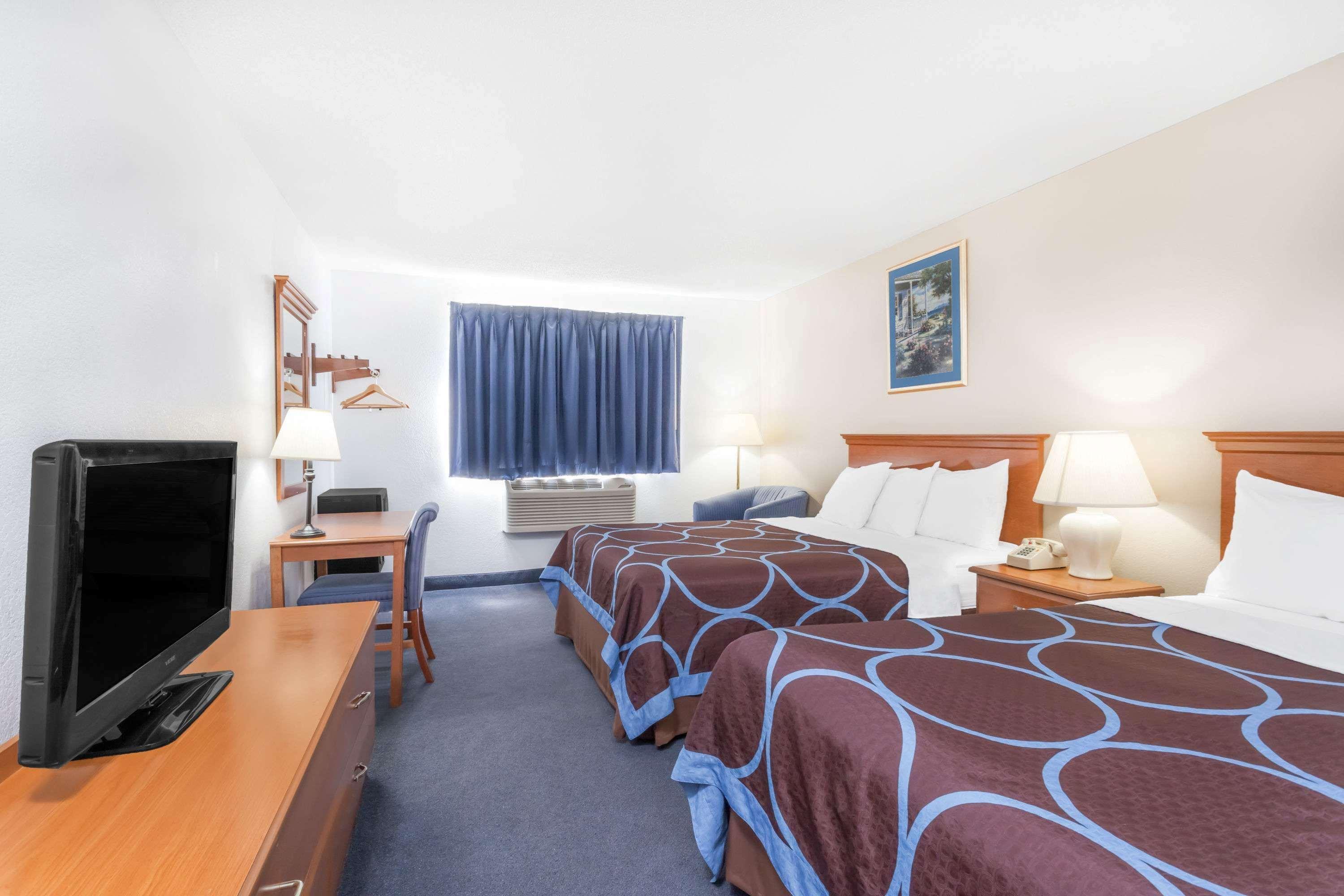 Super 8 By Wyndham Montgomery Maybrook Luaran gambar
